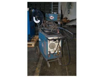 200 AMP MILLER WELDER WITH WIRE FEED ATTACHMENT MODEL CP200