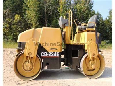 2005 CATERPILLAR CB-224E ASPHALT ROLLER