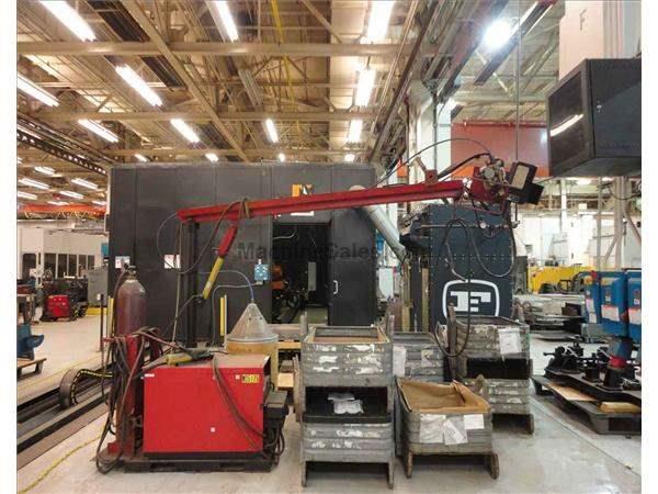 LINCOLN DC-600 WELDER WITH BOOM AND FEED
