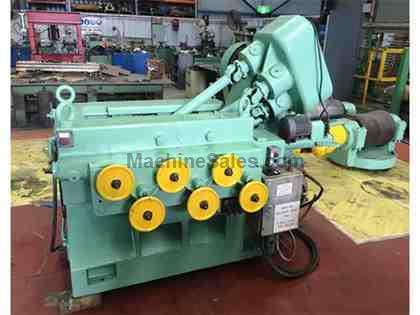 35mm Kieserling, 9-roll, tube and bar straightener with tables 35mm Kieserling, 9-roll, tube and bar straightener with tables