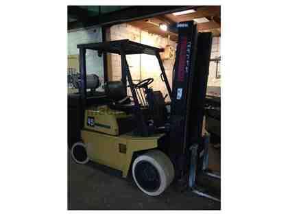 Komatsu 10,000 Lb propane Fork Lift Komatsu 10,000 Lb propane Fork Lift