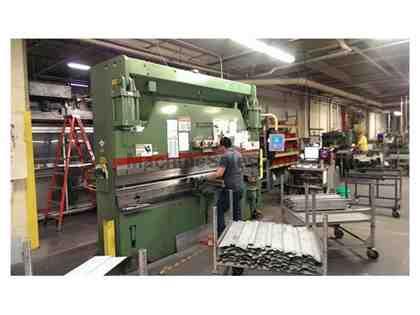 1988 Cincinnati CB135x10, 12' x 135 Ton, 3 Axis CNC Press Brake 1988 Cincinnati CB135x10, 12' x 135 Ton, 3 Axis CNC Press Brake