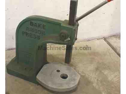 3 Ton Dake No. 1, 7" Throat, 10" Work Height, 9"x10" Ob 3 Ton Dake No. 1, 7" Throat, 10" Work Height, 9"x10" Ob