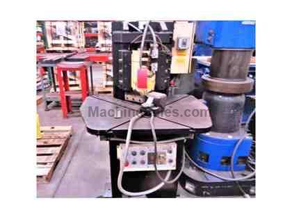 8" x 8" x 1/4" Amada Notcher Model CSH 220 23 Tons 8" x 8" x 1/4" Amada Notcher Model CSH 220 23 Tons