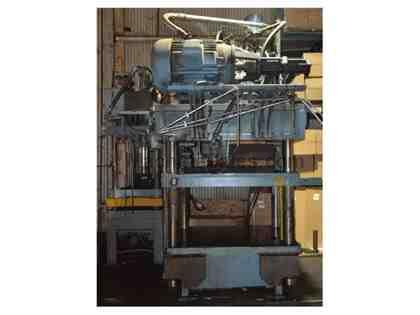 Modern 450 Ton 4-Post Hydraulic Press