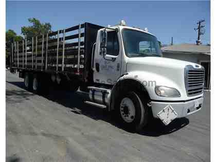 2006 Freightliner Stake Bed Business Class