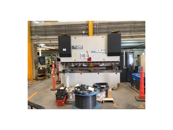 120 TON X 120" STRIPPIT/LVD PPEC-L-5 110/30 CNC PRESS BRAKE MFG:2011 120 TON X 120" STRIPPIT/LVD PPEC-L-5 110/30 CNC PRESS BRAKE MFG:2011