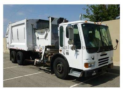 2002 FREIGHTLINER CONDOR 2945