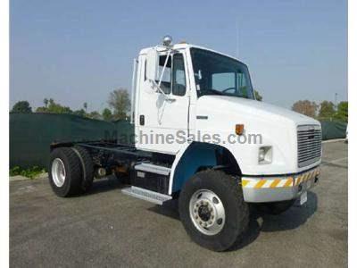 2002 FREIGHTLINER FL70 2978