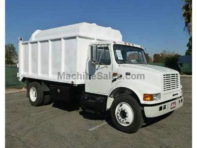 2001 INTERNATIONAL 4700 3012