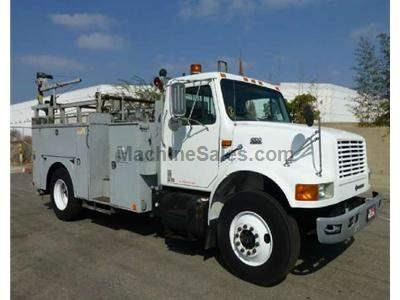 1998 INTERNATIONAL 4900 3166