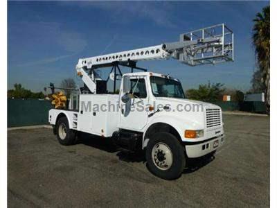 1995 INTERNATIONAL 4700 3028