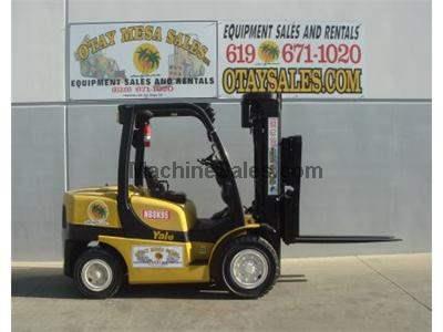 8000LB Forklift, Pneumatic Tires, 3 Stage, Side Shift, Propane, Automatic Transmission, Low Hours