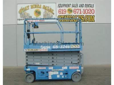 Scissor Lift, 38 Foot Working Height, 32 Foot Platform Height, Deck Extension, Low Hours