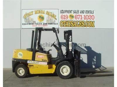 11000LB Forklift, Pneumatic Tires, Compact Mast, Diesel, Low Hour Truck