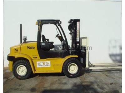 15500LB Forklift, Side Shift, Diesel, Automatic, Low Hours