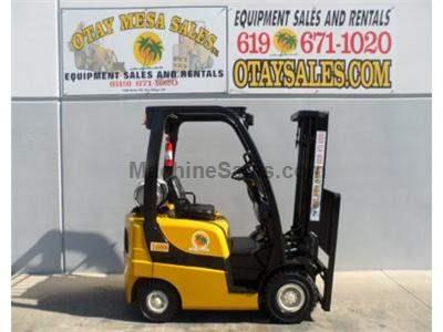 4000LB Forklift, Pneumatic Tires, 3 Stage, Side Shift, Propane, Automatic Transmission, Low Hours