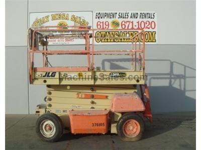 Rough Terrain Electric Scissor Lift, 33 Foot Platform Height, 39 Foot Working Height, 1000LB Capacity