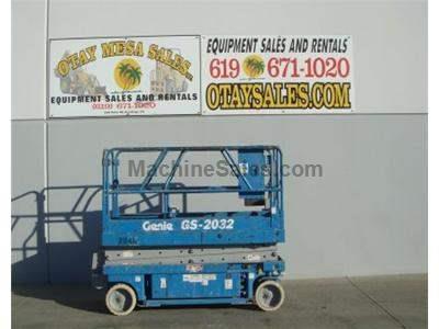 Scissorlift, Electric, 26 Foot Working Height, 20 Foot Platform, Narrow 32 Inch Width