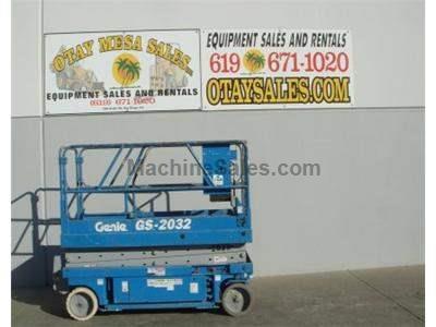 Scissorlift, Electric, 26 Foot Working Height, 20 Foot Platform, Narrow 32 Inch Width