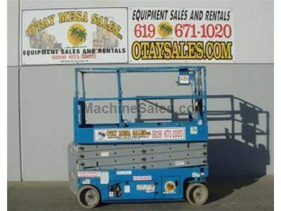 Scissor Lift, 32 Foot Working Height, 26 Foot Platform Height, Deck Extension