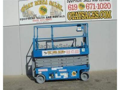 Scissor Lift, 32 Foot Working Height, 26 Foot Platform Height, Deck Extension