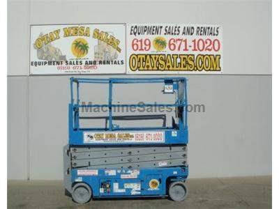 Scissor Lift, 32 Foot Working Height, 26 Foot Platform Height, Deck Extension