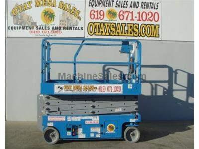 Scissor Lift, 32 Foot Working Height, 26 Foot Platform Height, Deck Extension