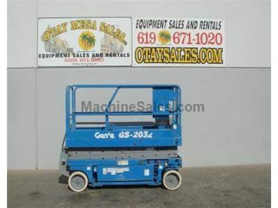 Scissorlift, Electric, 26 Foot Working Height, 20 Foot Platform, Narrow 32 Inch Width