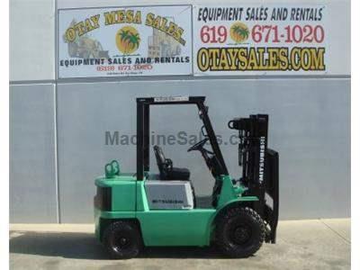 5000LB Forklift, Pneumatic Tire, 3 Stage, Side Shift, Gasoline, Automatic