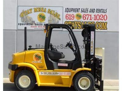 15500LB Forklift, Cummins Diesel, 3 Stage, Fork Positioner, Side Shift, 8 Foot Forks