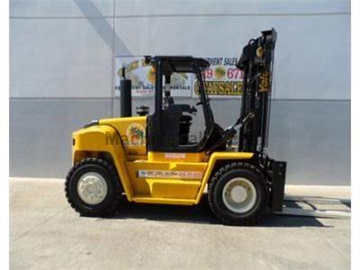 21000LB Forklift, Pneumatic Tires, Diesel, 8 Foot Forks, Side Shift, Fork Positioner