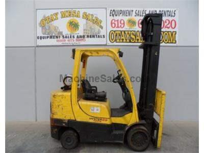 8000LB Forklift, Cushion Tires, Propane, Side Shift, Automatic Transmission