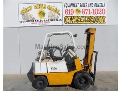 4000LB Forklift, Pneumatic Tires, Propane, Automatic Transmission