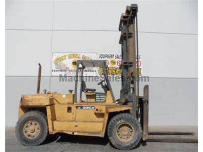 33000LB Forklift, Pneumatic Tires, Diesel Power, Fork Positioner, Automatic Transmission