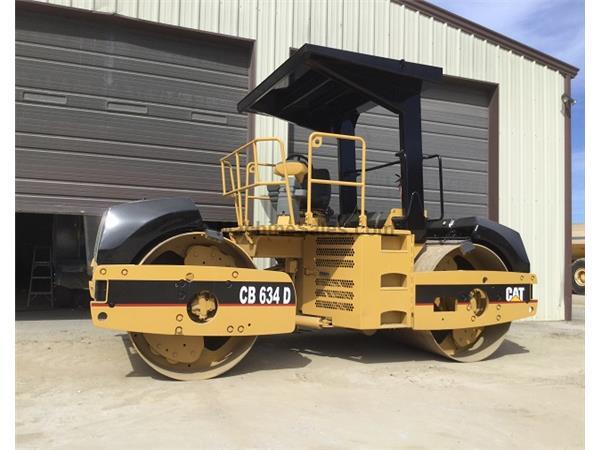 2002 CATERPILLAR CB634D ROLLER