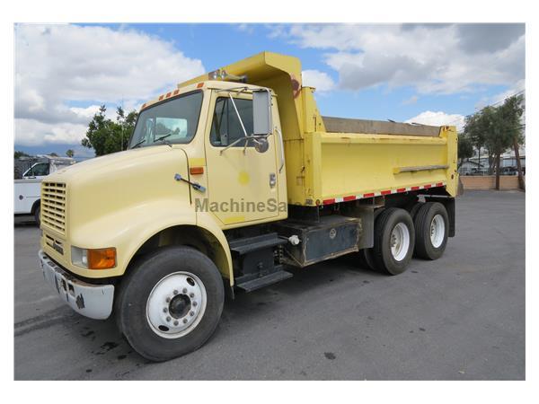 2000 International 3 axle Dump Truck Model 8100