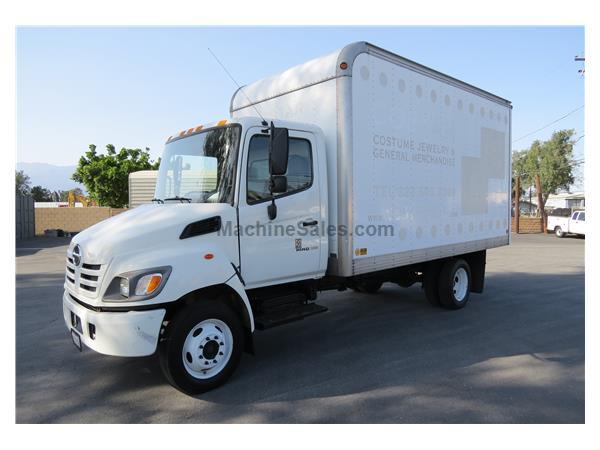 2005 Hino 165 Box Van Truck