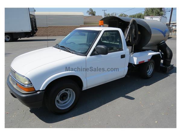 2003 Chevrolet S10 Masco Sweepers 1600 Parking Lot Sweeper Truck