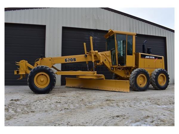 1986 JOHN DEERE 670B MOTOR GRADER