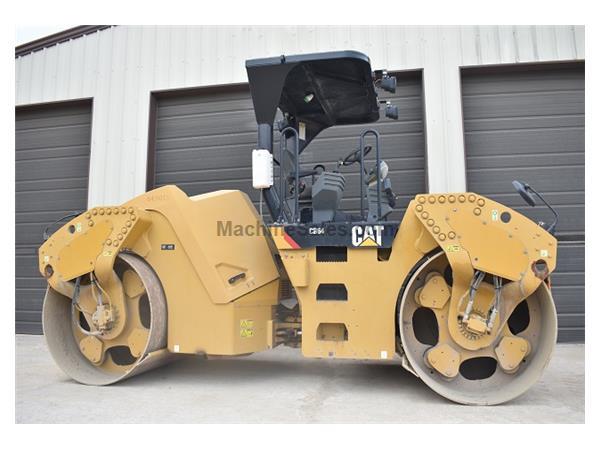 2012 CATERPILLAR CB64 w/ WATER SYSTEM - E7040