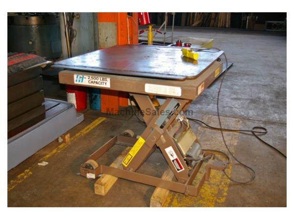 2,500 LB. AUTO QUIP HYDRAULIC ELEVATING TABLE MODEL 24525