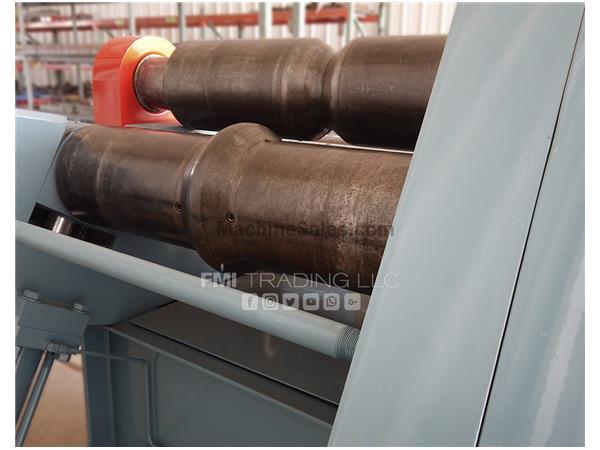 Plate Roll Montgomery | 15 HP | Dimensions 118" x 75" x 51" Plate Roll Montgomery | 15 HP | Dimensions 118" x 75" x 51"