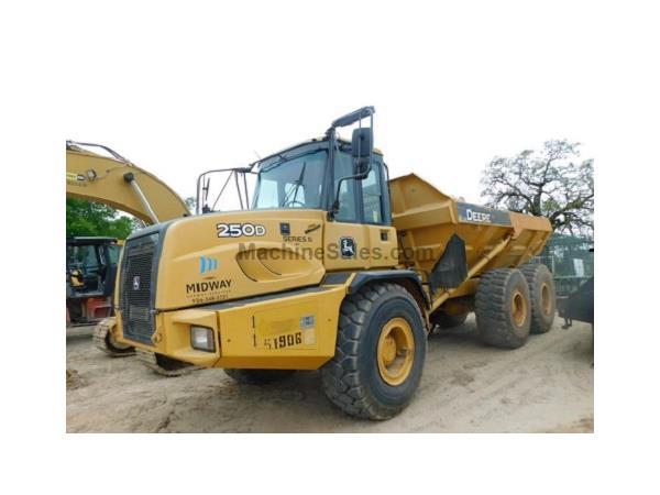 2013 DEERE 250D ENCLOSED CAB W/ A/C &amp; HEAT - E7155