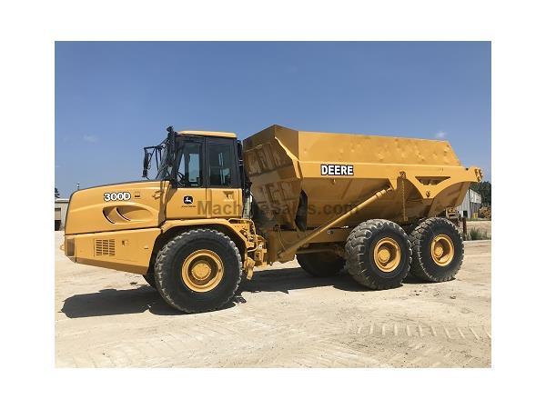 2006 DEERE 300D 6X6 - 30 TON /CAB W/A/C &amp; HEAT - E7001