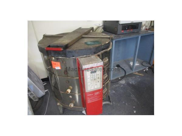 28&quot; W x 27&quot; H Skutt #KM-1227, 8-cone, 2300°F, 3&quot; fire brick, 240 V., 3-phase, 9.9 cu.ft