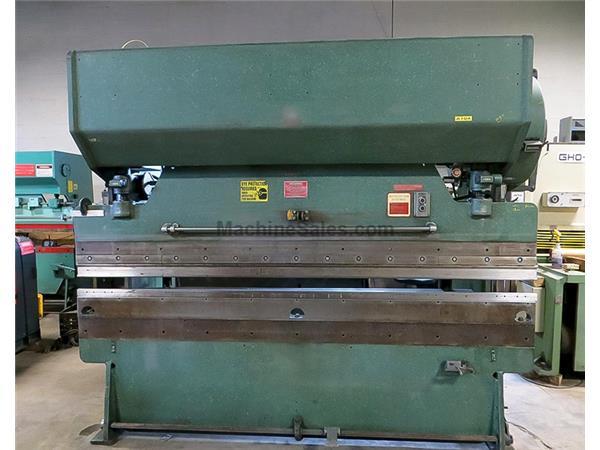 55 Ton 120" Bed Chicago 810-B PRESS BRAKE, Front Operated Manual Back Gauge 55 Ton 120" Bed Chicago 810-B PRESS BRAKE, Front Operated Manual Back Gauge