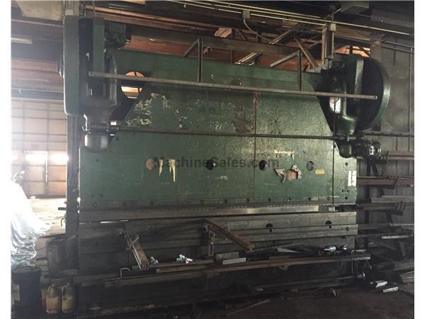300 TON CINCINATTI MECHANICAL 12 FT BRAKE WITH TOOLING 300 TON CINCINATTI MECHANICAL 12 FT BRAKE WITH TOOLING
