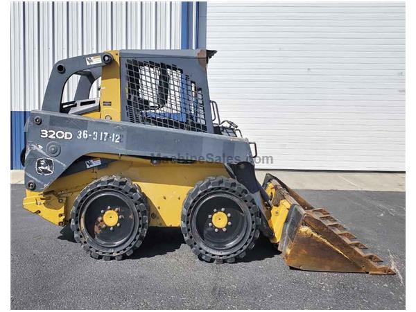 John Deere 320D Skid Steer