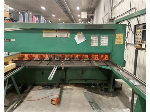 10' x 1/4" Cincinnati Hydr. Shear, Programable, Power Conveyor 10' x 1/4" Cincinnati Hydr. Shear, Programable, Power Conveyor